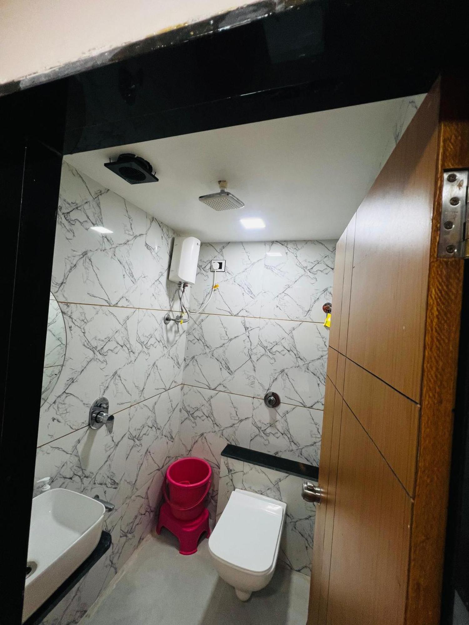 Hotel Exotic Ahmedabad Exterior photo